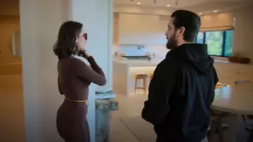 Leggings de cintura alta Skims usados por Khloé Kardashian como se ve en The Kardashians (S07E01)