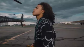 Palm Angels Black Spiderweb Logo Hoodie porté par DD Osama dans DD Osama - Who I Am (Vidéo Officielle)