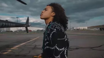 Palm Angels Black Spiderweb Logo Hoodie porté par DD Osama dans DD Osama - Who I Am (Vidéo Officielle)