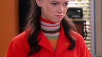 Electric Bloom S01 Tulipe Aoki Pull à col roulé rayé porté par Tulipe (Ruby Marino) comme on le voit dans Electric Bloom (S01)