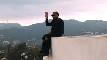 Balenciaga Black Tire Sole Defender Sneakers usadas por DDG en DDG - Way Too Petty (Video Musical Oficial)