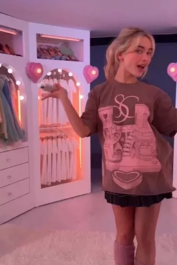 Sabrina Carpenter Short N Sweet Tour House Tour T-Shirt (Sabrina Carpenter) in sabrinacarpenter