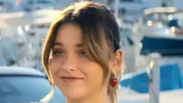 Culpa Nuestra Nicole Wallace Boucles d’oreilles fraise de Noah Morán (Nicole Wallace) In Our Fault