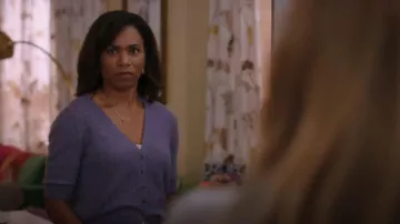 Cardigan en cachemire mélangé Khaite Dianna porté par Maggie Pierce (Kelly McCreary) comme on le voit dans Grey’s Anatomy (S22E02)