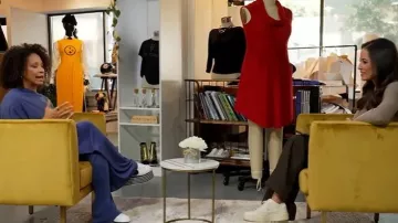 Pantalón maxi plisado Kiya Tomlin en azul Amparo usado por Kiya Tomlin como se ve en Today el 27 de octubre de 2025