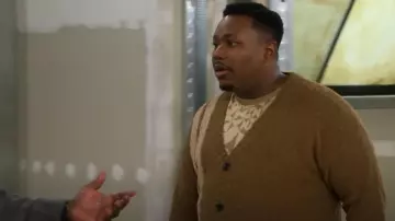 Scotch & Soda Textured Drop Shoulder Cardigan worn by Marty Butler (Marcel Spears) as seen in The Neighborhood (S08E02)