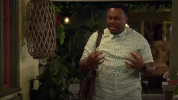 Club Room Ray Medallion Linen Short Sleeve Shirt worn by Marty Butler (Marcel Spears) as seen in The Neighborhood (S08E02)