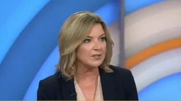 Veste de plongée Veronica Beard portée par Christine Romans comme on le voit dans Today le 28 octobre 2025