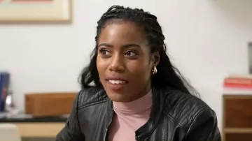 Blouson de motard en cuir Vero Moda porté par Priscilla Thompson comme on le voit dans Today le 28 octobre 2025