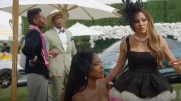 Minivestido de satén con volantes del Bronx y el Banco Catalina usado por Ashley Darby como se ve en The Real Housewives of Potomac (S10E04)