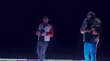 Levi’s x Damien Hirst x Andy Warhol Noir Allover Crystal Skull Jeans porté par Drake dans Future - Life Is Good (Official Music Video) ft. Canard