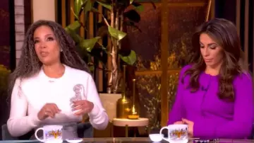 Suéter de cárdigan de cachemira A.L.C. Skyler usado por Alyssa Farah Griffin como se ve en The View el 27 de octubre de 2025