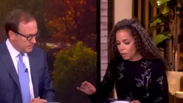 Vestido floral adornado con Bozka de Altuzarra usado por Sunny Hostin como se ve en The View el 28 de octubre de 2025