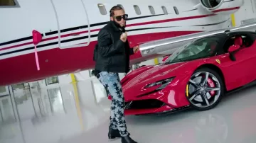 Chaqueta utilitaria de cuero Louis Vuitton Black Monogram usada por El Alfa en El Alfa "El Jefe" Ft. Farruko - CURAZAO (Video Oficial) #SagitarioTheAlbum
