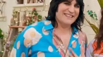 The Great British Bake Off Noel Fielding Egg Breakfast Shirt of Self - Presenter (Noel Fielding) in The Great British Bake Off (S08E10)