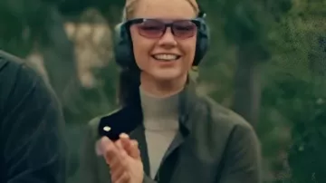 Chaqueta verde Livvy Barker (Livvy Barker) como se ve en Made in Chelsea