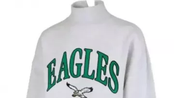 Sweat-shirt à col montant Eagles porté par Ben Mockford en tricot poly couleur de l’équipe NFL avec doublure Sherpa Sweat à capuche zippé sur QVC