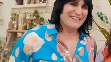 The Great British Bake Off Noel Fielding Egg Breakfast Shirt worn by Noel Fielding in The Great British Bake Off