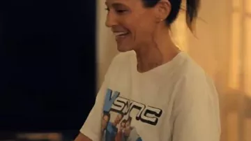 Nadie quiere esta camiseta N Sync de gran tamaño usada por (Jackie Tohn) como se ve en Nadie quiere esto (S02)