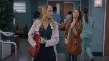 Melie Bianco Tracy Tote usado por Jo Wilson (Camilla Luddington) como se ve en Anatomía de Grey (T22E03)
