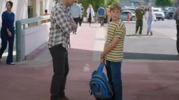 Camiseta de borde de gran tamaño Seishin usada por Derek Bailey Shepherd (Brody Goodstadt) como se ve en Grey's Anatomy (S22E03)