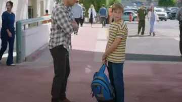 Camiseta de borde de gran tamaño Seishin usada por Derek Bailey Shepherd (Brody Goodstadt) como se ve en Grey's Anatomy (S22E03)