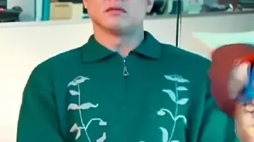 Loot S03 Joel Kim Booster Embroidery Green Polo Sweater