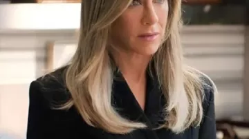 The Morning Show 2025 Jennifer Aniston Chaqueta Peplum Negra