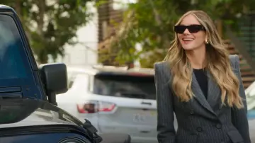 Gafas de sol de acetato con montura D de Prada usadas por Alanna Gold como se ve en Selling Sunset (S09E02)