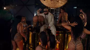 Vetements x Oakley Black Spikes 400 Lunettes de soleil portées par El Alfa à EL ALFA - HELICOPTERO