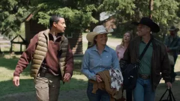 Columbia Foster Falls Water Repellent Puffer Gilet porté par Adam Parker (Kataem O’Connor) tel qu’on le voit dans Heartland (S19E03)