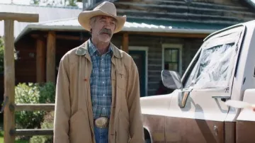 L.L. Bean Original Field Coat worn by Jack Bartlett (Shaun Johnston) as seen in Heartland (S19E03)