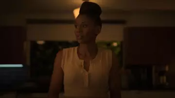 Top Aya Muse Soleil usado por Jax Stewart (Emayatzy Corinealdi) como se ve en Reasonable Doubt (S03E08)