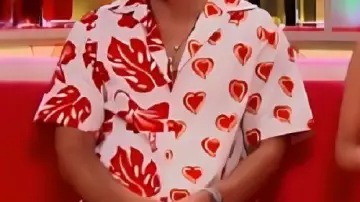 Hawaiian Heart Two-Tone Shirt worn by Joey Zauzig in Love Island Games S02