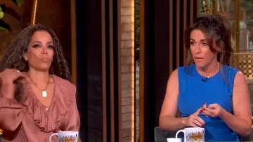 Proenza Schouler Mimi Robe mi-longue à manches froncées portée par Alyssa Farah Griffin, vue dans The View le 29 octobre 2025