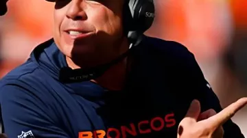 Sean Payton Broncos Sudadera con capucha de media manga en HC Sean Payton sobre tomar decisiones de lista de 53 hombres: 'El proceso aún está en curso'