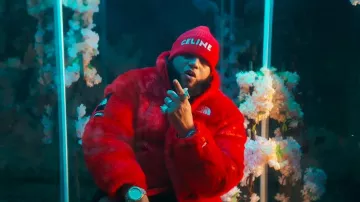 Supreme x The North Face Chaqueta Nuptse de Piel Roja Nuptse usada por El Alfa en El Alfa "El Jefe" ❌ Prince Royce - Le Doy 20 Mil (Video Oficial)