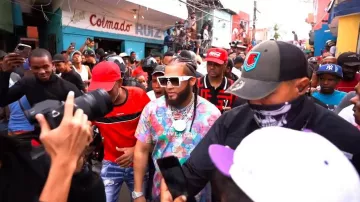 Gafas de sol Louis Vuitton White & Clear Gradient Cyclone usadas por El Alfa en EL ALFA EL JEFE X ROCHY RD - LOS POBRES Y LOS RICOS