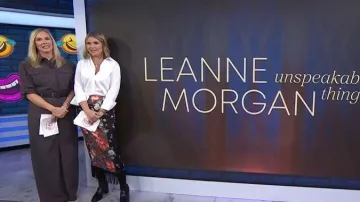 Mono de sarga con cinturón de cuero con cinturón de autorretrato usado por Leanne Morgan como se ve en Today with Jenna & Friends el 30 de octubre de 2025