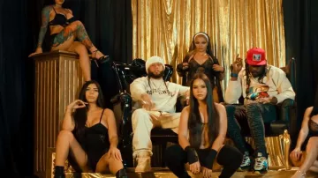 Diadema Moncler Blanca con Logo Grande usada por El Alfa en El Alfa "El Jefe" Ft. Pablo Piddy - PAKETUM #SagitarioTheAlbum