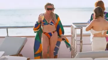 Villa Fresca Vista High Cut Bikini Bottoms en Tuscan Waves porté par Heather Gay comme on le voit dans The Real Housewives of Salt Lake City (S06E07)