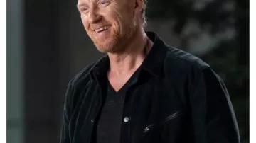 Chaqueta de camisa Kevin McKidd S22 de Greys Anatomy (Kevin McKidd) en Anatomía de Grey (S22E03)