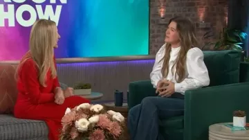 Blusa de popelina con manga de paracaídas Noir Kei Ninomiya usada por Kelly Clarkson como se ve en The Kelly Clarkson Show el 29 de octubre de 2025