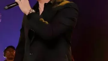 Black Blazer worn by Michael Bublé in The Voice S28