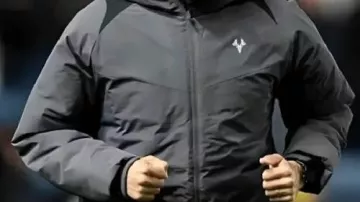 Chaqueta con capucha usada por Paulo Pezzolano en Sky Bet Championship Watford