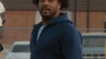 Mi vida con los Walter Boys Chaqueta de chándal Coach Allen usada por el entrenador Allen (Jesse Lipscombe) en Mi vida con los Walter Boys (S02)