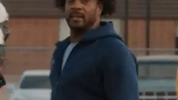 Mi vida con los Walter Boys Chaqueta de chándal Coach Allen usada por el entrenador Allen (Jesse Lipscombe) en Mi vida con los Walter Boys (S02)