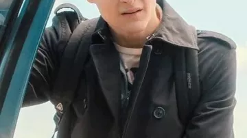 Mi vida con los Walter Boys Gabardina de Nathan Walter usada por Nathan Walter (Corey Fogelmanis) en Mi vida con los Walter Boys (T01)