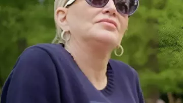 RHOC Shannon Beador drapeau pull de soi (Shannon Beador) dans The Real Housewives of Orange County