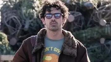 Una película navideña muy Jonas Joe Jonas Chaqueta de piel de oveja de Joe Jonas (Joe Jonas) en Una película navideña muy Jonas